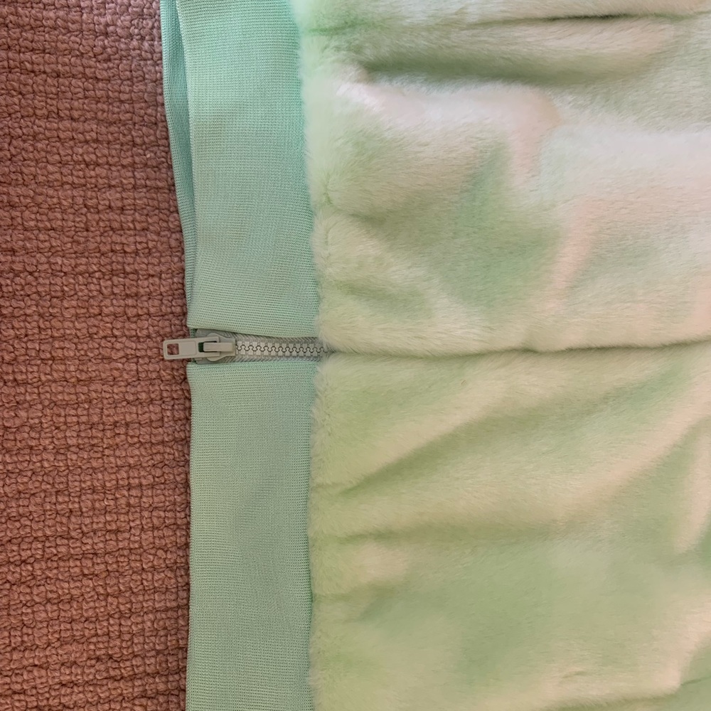 SOFTEST COAT EVER Tibi Faux Fur Bomber Style Jacket Green Small - Picture 7 of 9